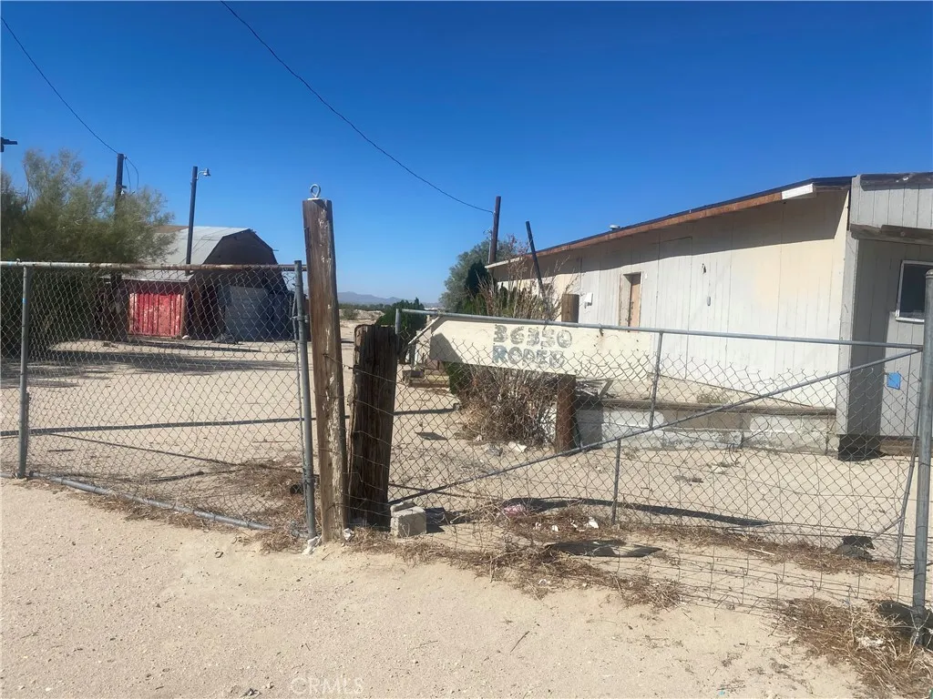 Additional image 4 of 36350 Rodeo Rd, Lucerne Valley, CA 92356