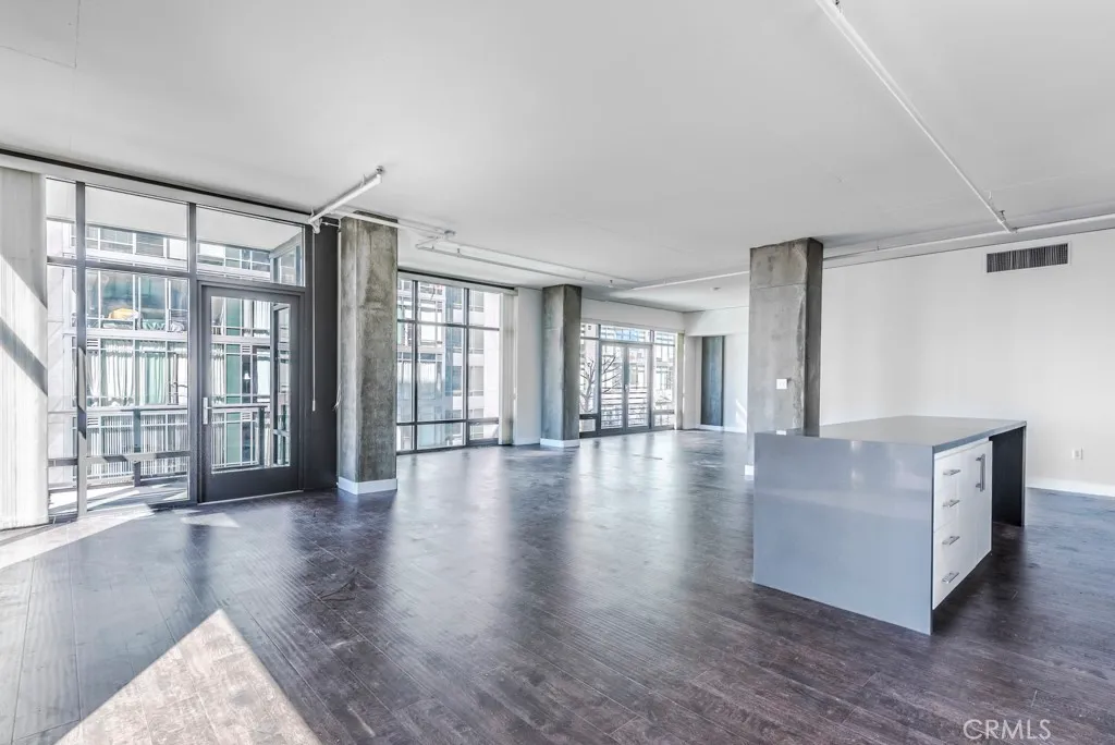 Additional image 49 of 1111 S Grand Ave, Los Angeles, CA 90015