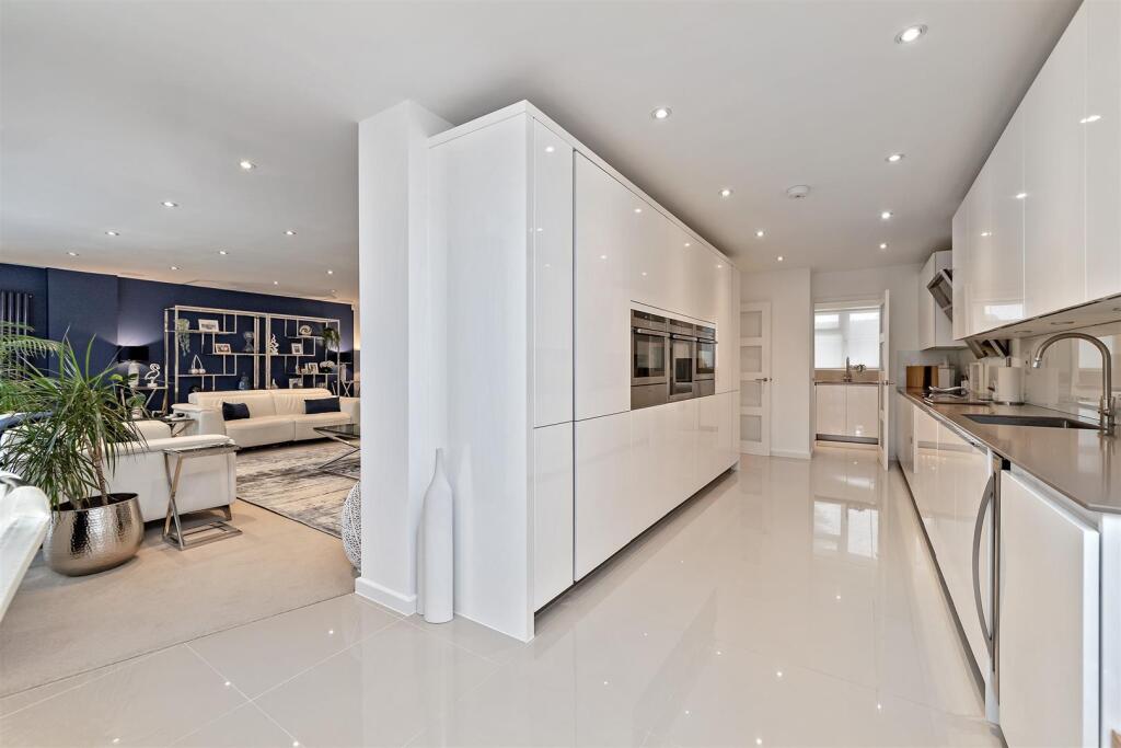 Additional image 4 of Ash Grove, Wheathampstead, St. Albans