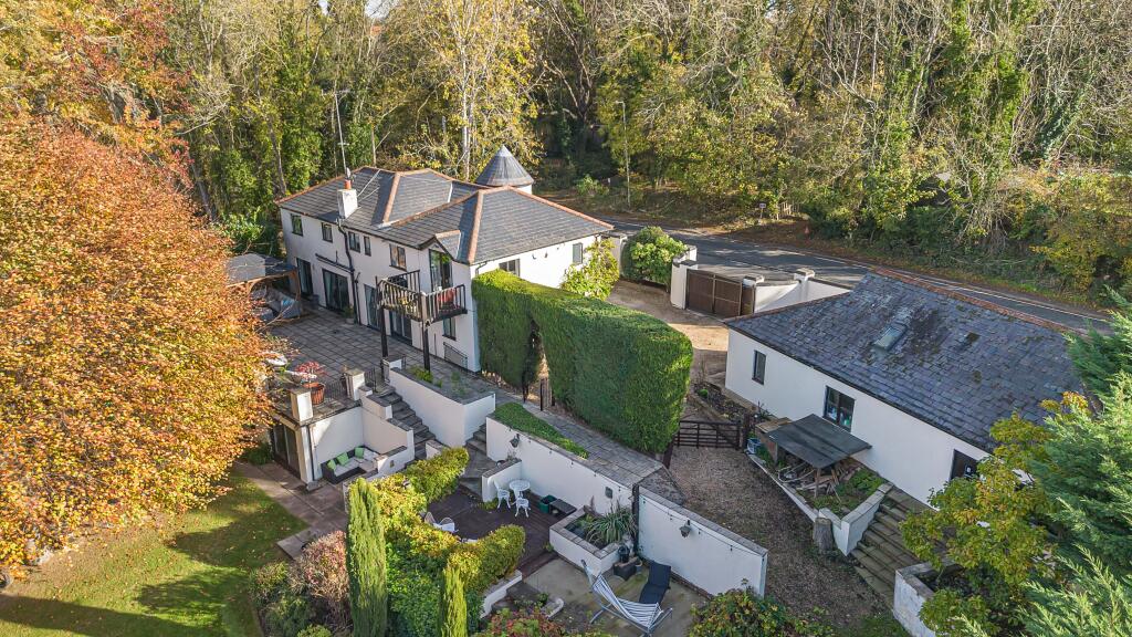 Radlett Road, Frogmore, St Albans, AL2