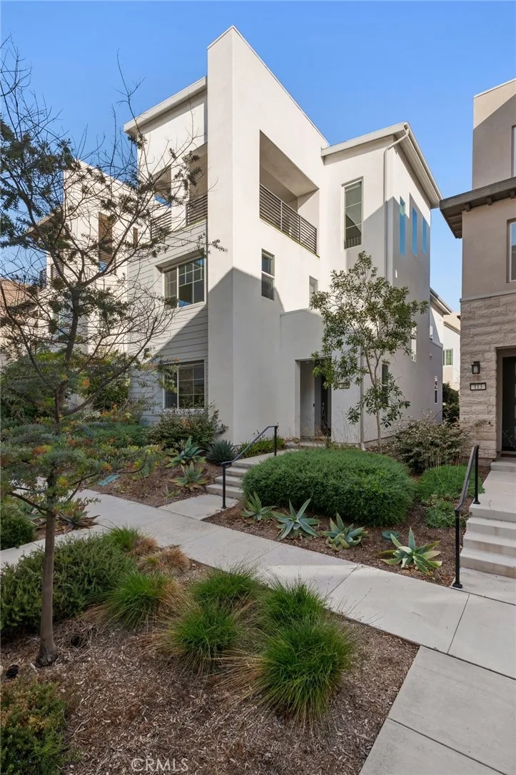 Additional image 93 of 114 Source, Irvine, CA 92618