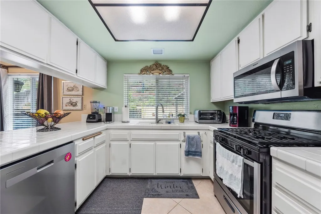 Additional image 11 of 11735 Country Flower Ln, Moreno Valley, CA 92557