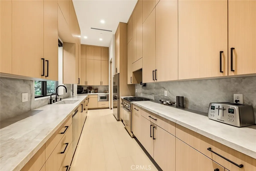 Additional image 20 of 22924 Erwin Street, Woodland Hills, CA 91367