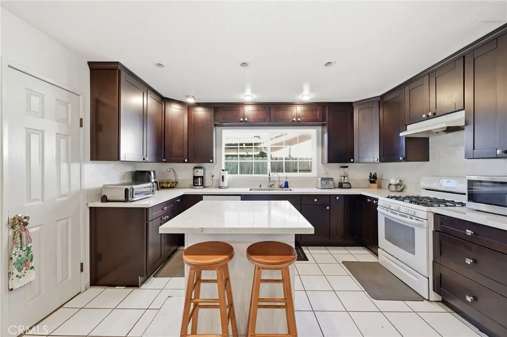 Additional image 14 of 7857 Embry Pt, San Diego, CA 92126