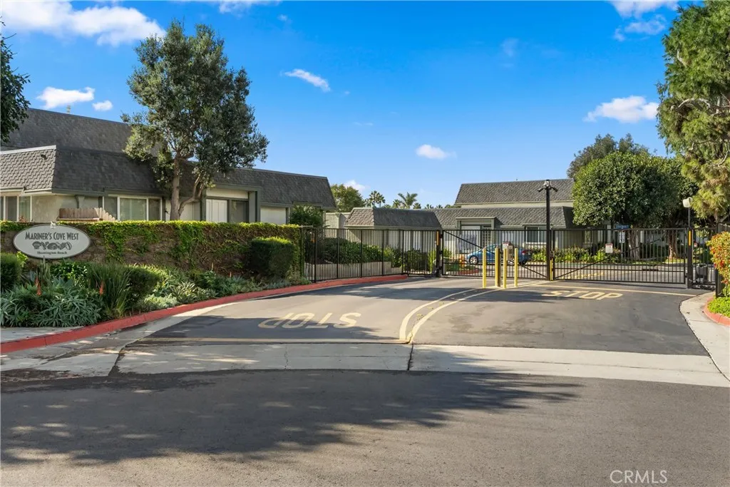 Additional image 33 of 8318 Artista Dr, Huntington Beach, CA 92646