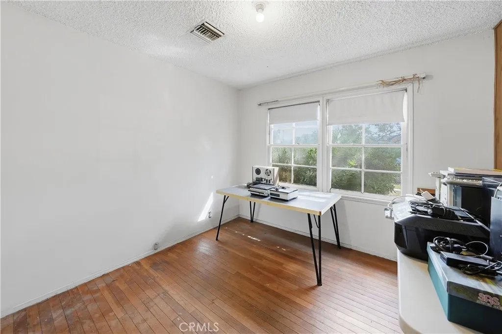 Additional image 24 of 419 Stanford Rd, Burbank, CA 91504