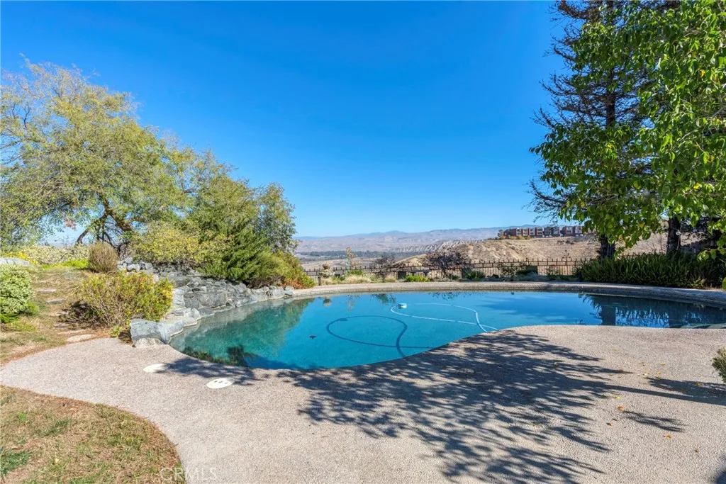 Primary image of 3010 Panorama Dr, Bakersfield, CA 93306