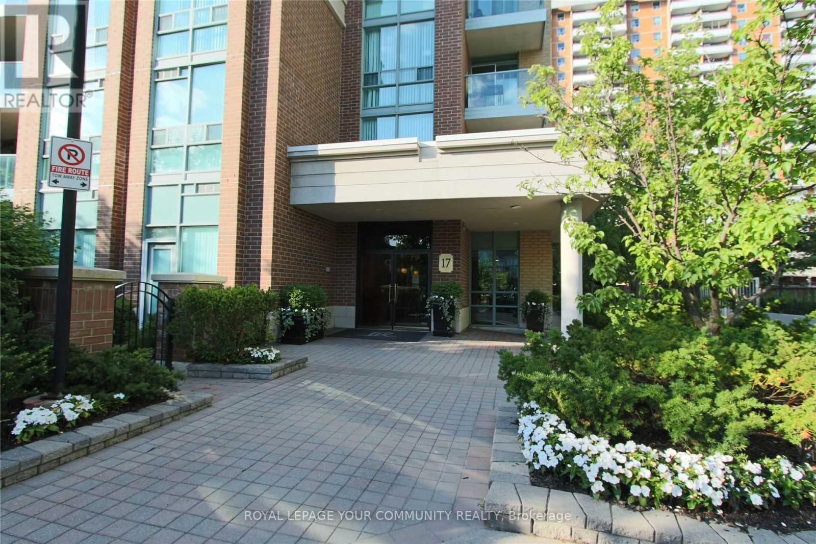 816 - 17 MICHAEL POWER PLACE|Toronto (Islington-City Centre West), Ontario M9A5G5