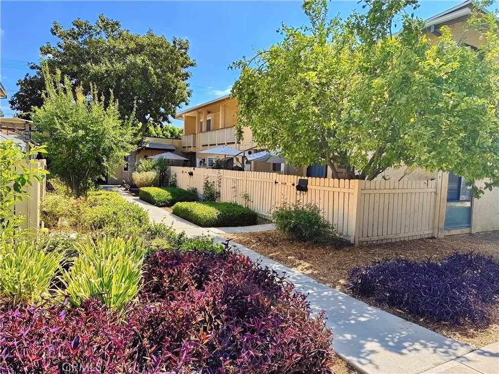 Additional image 2 of 8060 Canby Avenue Unit 2, Reseda, CA 91335