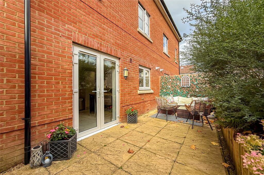 Additional image 26 of Neville Close, St. Albans, Hertfordshire, AL3