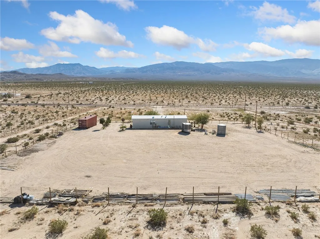 Additional image 16 of 39626 E End Road, Lucerne Valley, CA 92356