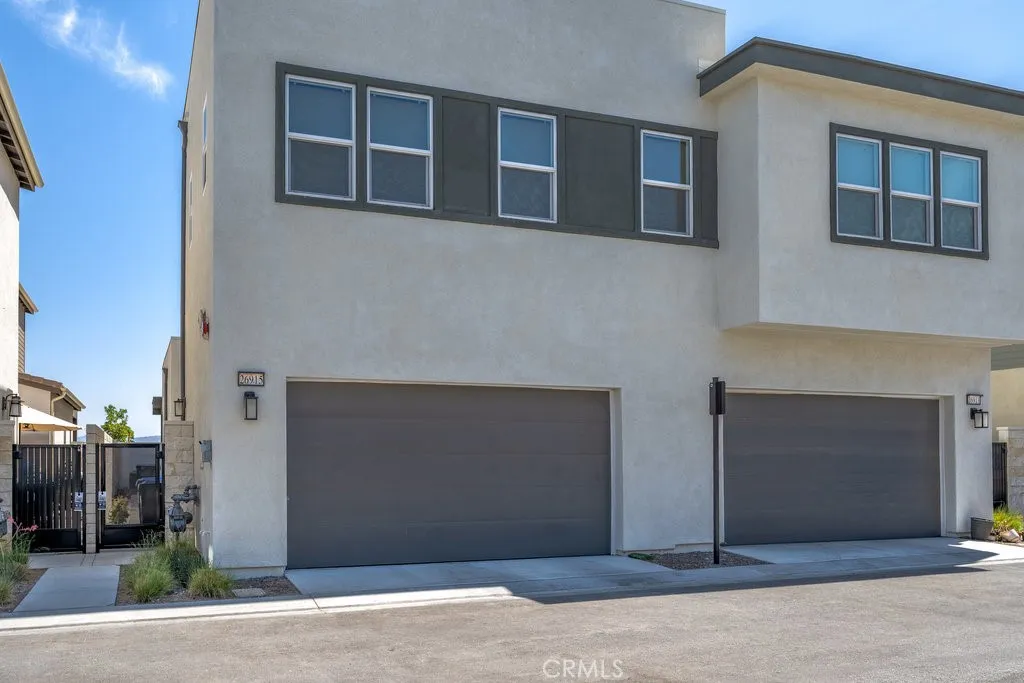 Primary image of 26915 Goldfinch Lane, Valencia, CA 91381