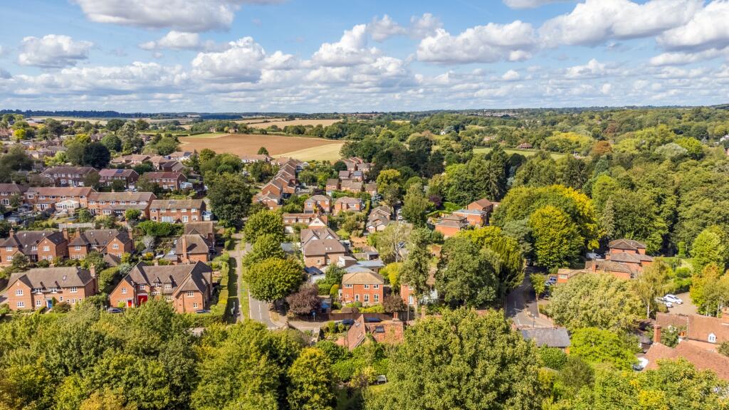 Additional image 41 of Elmoor Avenue, Welwyn, Hertfordshire, AL6 9PA