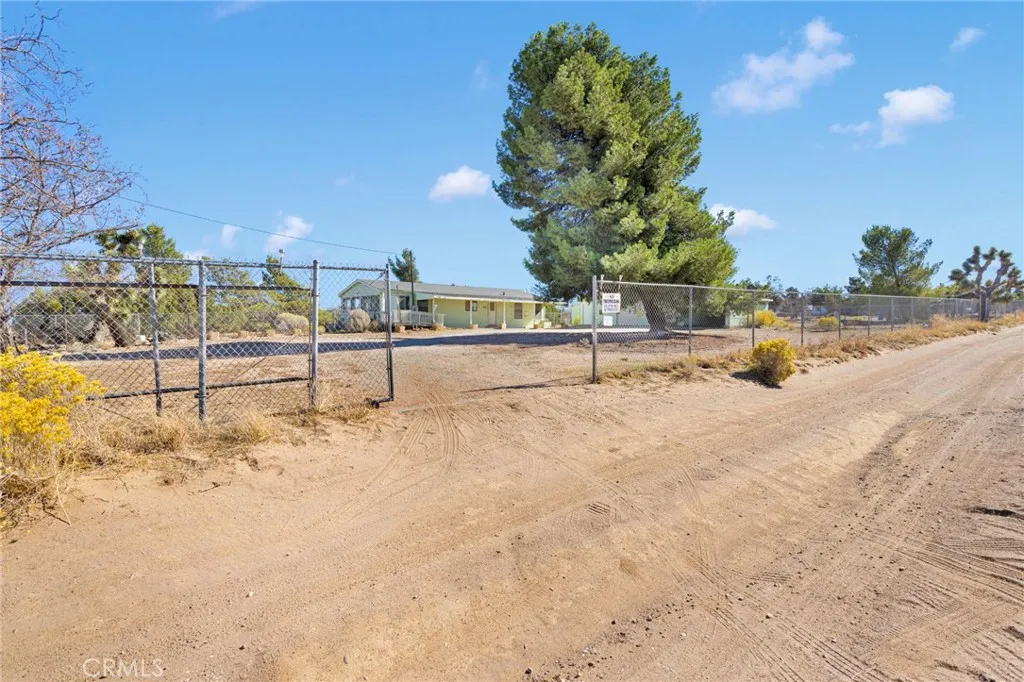 Additional image 3 of 9283 Atsina Road, Phelan, CA 92371