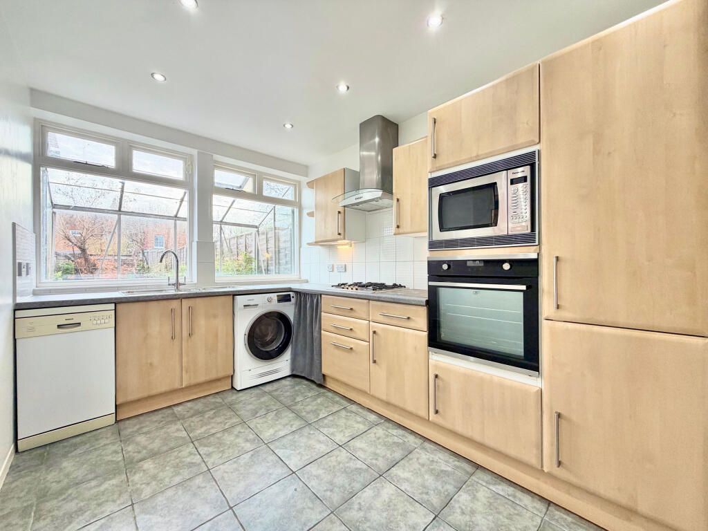 Additional image 11 of Heath Road, St. Albans, Hertfordshire