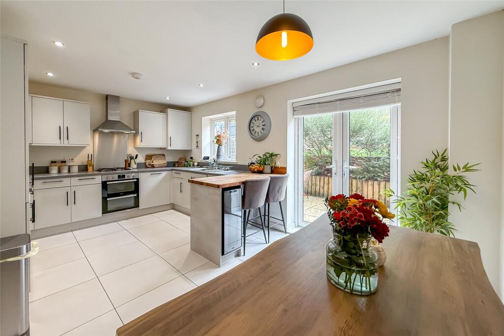 Additional image 17 of Neville Close, St. Albans, Hertfordshire, AL3