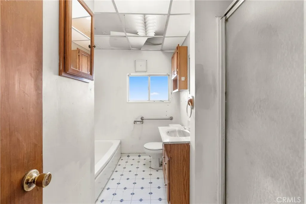 Additional image 22 of 18928 Victory Boulevard, Tarzana, CA 91335