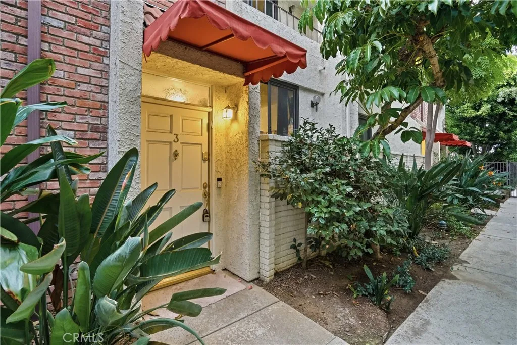 Additional image 31 of 6540 Hayvenhurst Avenue Unit 3, Lake Balboa, CA 91406