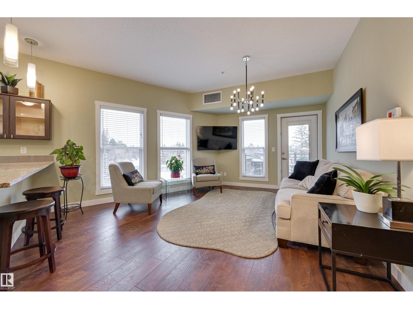 #405 10126 144 ST NW NW|Edmonton, Alberta T5N2T7