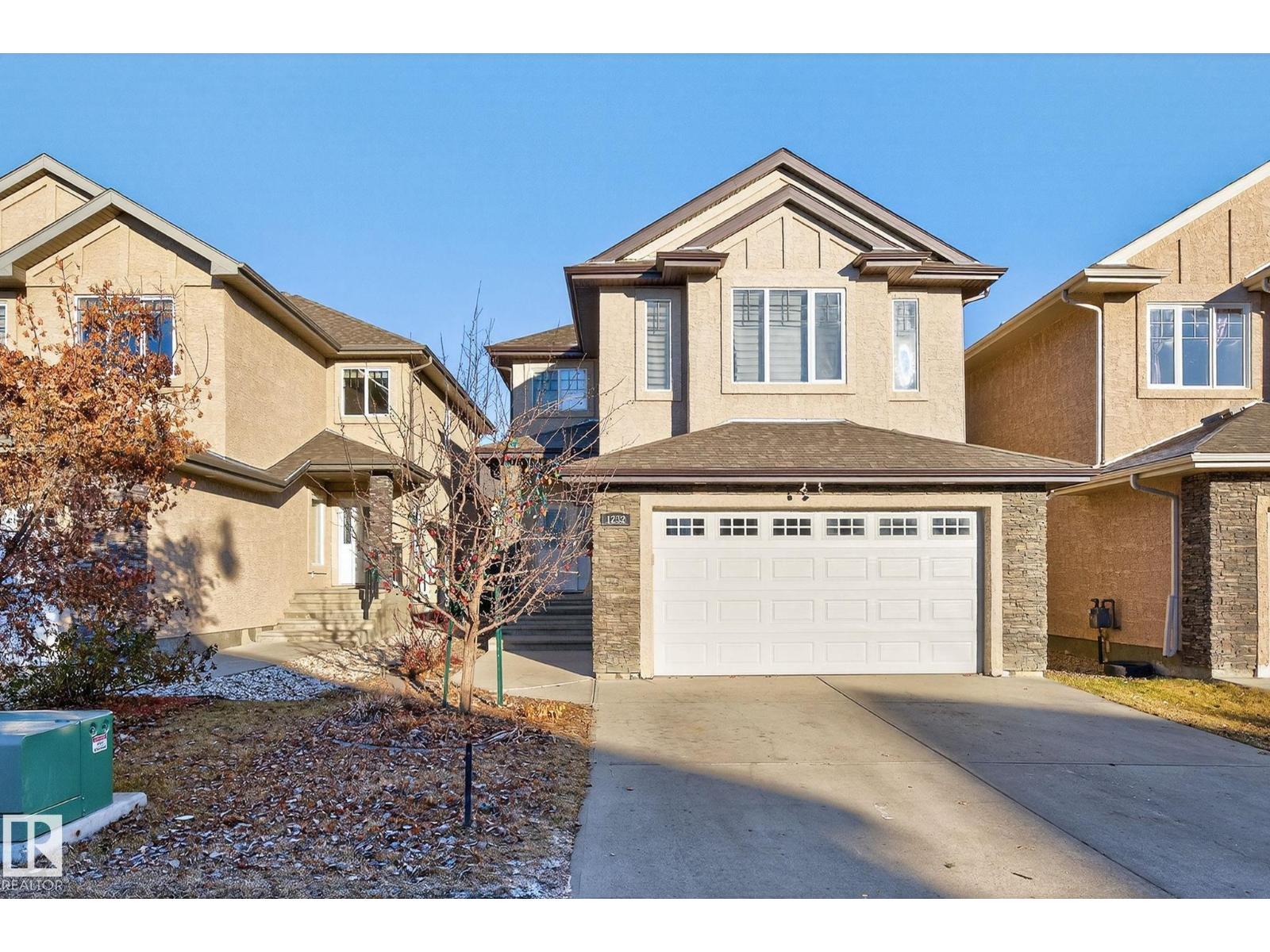 1232 Cunningham DR SW|Edmonton, Alberta T6W0R4