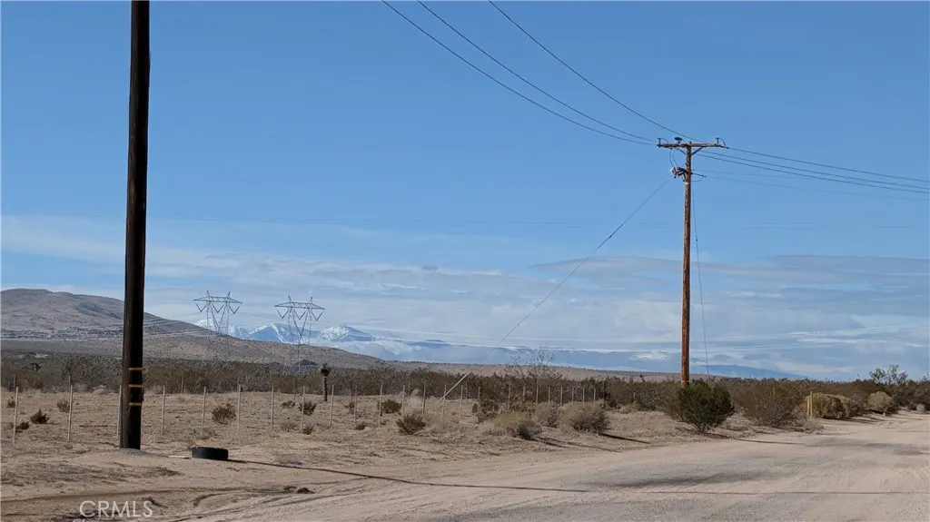 28210 Desert View Rd, Apple Valley, CA 92308