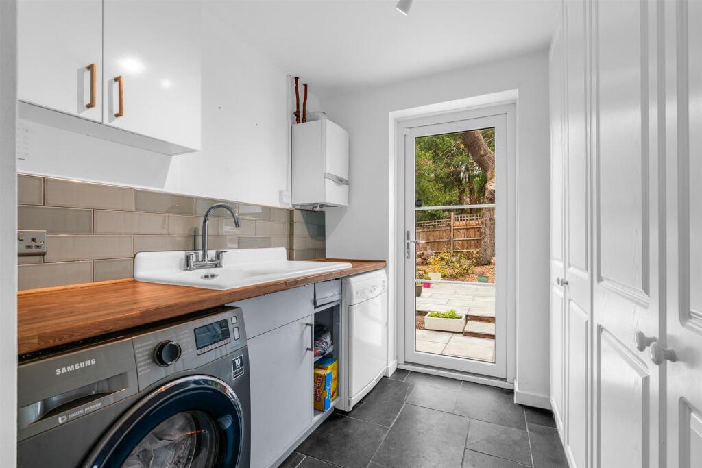 Additional image 9 of Digswell Lane, Welwyn