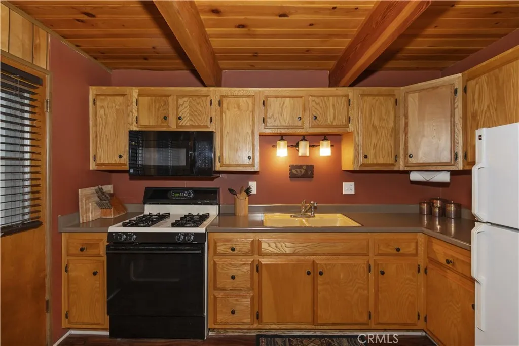 Additional image 51 of 236 E Cinderella Dr, Big Bear City, CA 92314