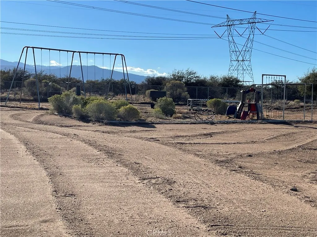 Additional image 18 of 8354 White Road, Phelan, CA 92371