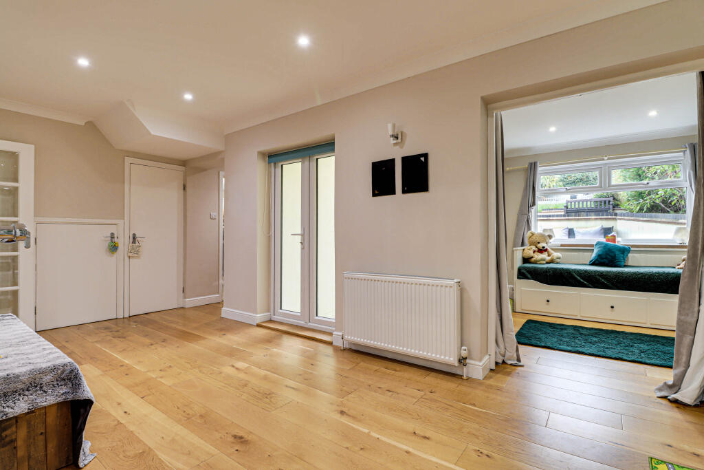 Additional image 5 of Butt Field View, St Albans, AL1