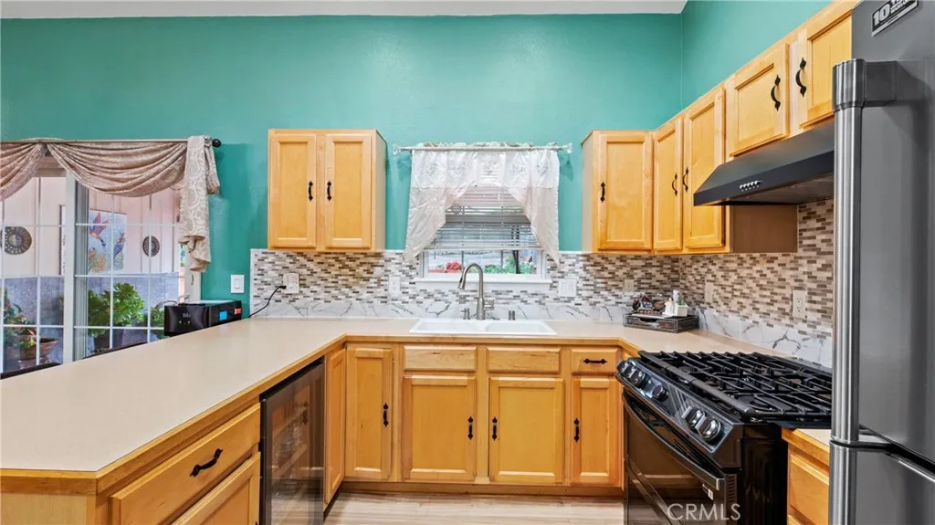 Additional image 7 of 19070 Ravenhill Rd, Hidden Valley Lake, CA 95467