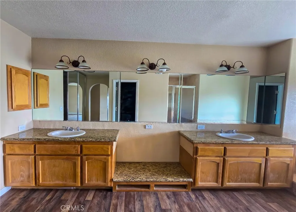 Additional image 31 of 10282 Farmington St, Oak Hills, CA 92344