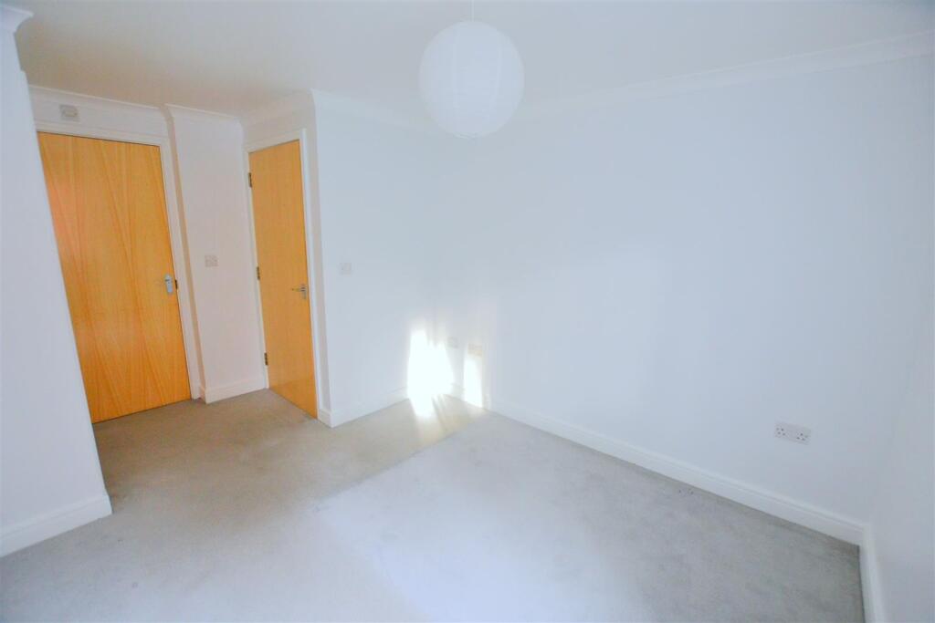 Additional image 6 of North Drive, Hatfield