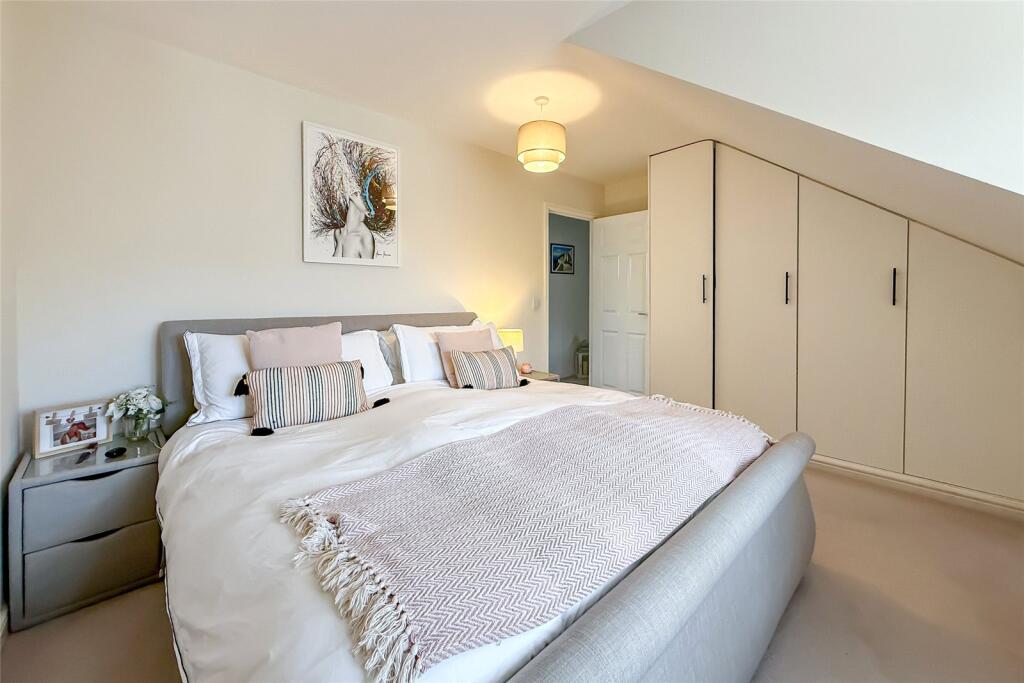 Additional image 7 of Neville Close, St. Albans, Hertfordshire, AL3