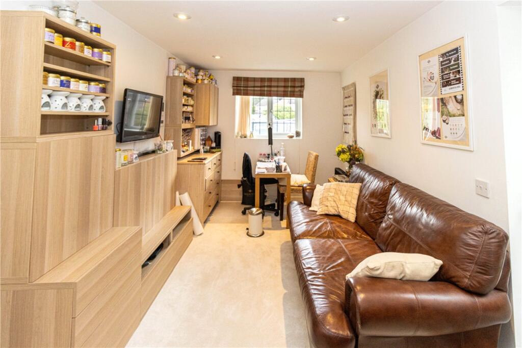 Additional image 11 of Magnolia Close, Park Street, St. Albans, AL2