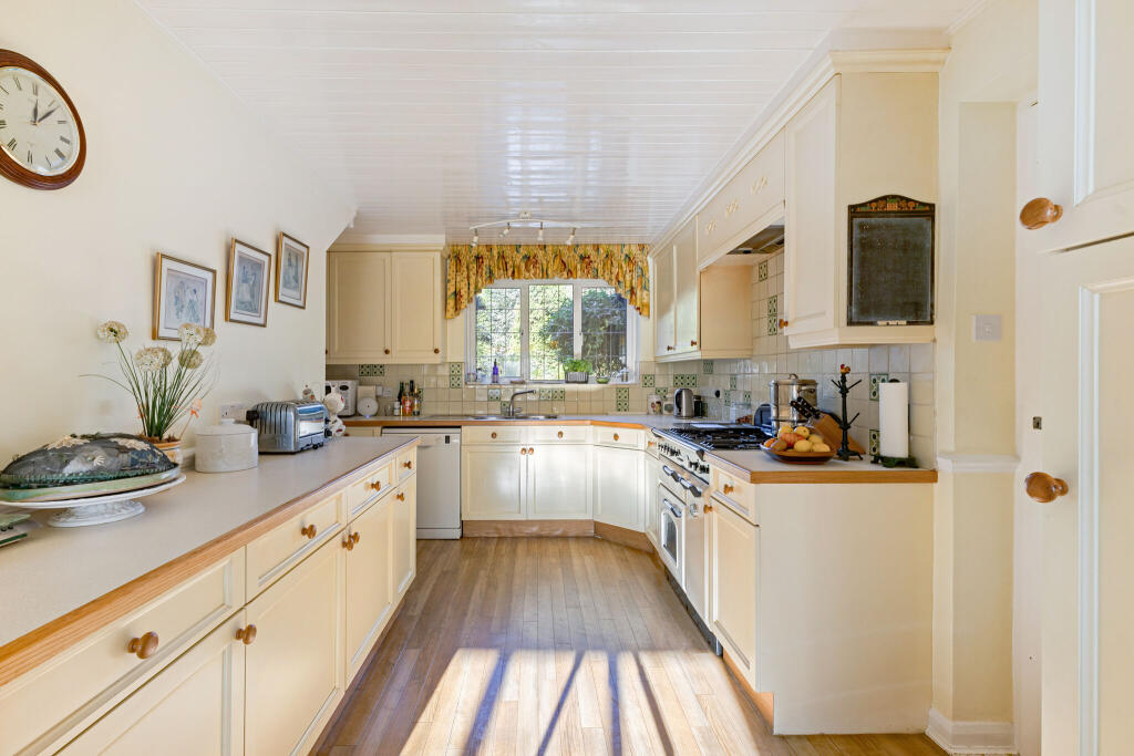 Additional image 4 of West Common Way, Harpenden, AL5