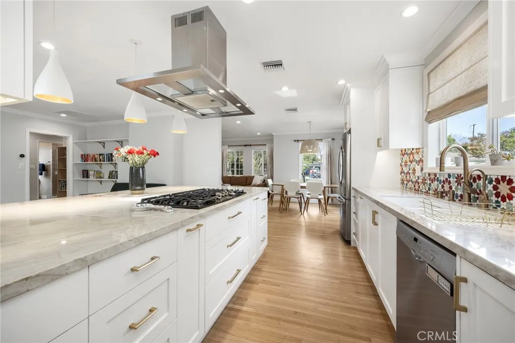 Additional image 38 of 16600 Gilmore Street, Lake Balboa, CA 91406