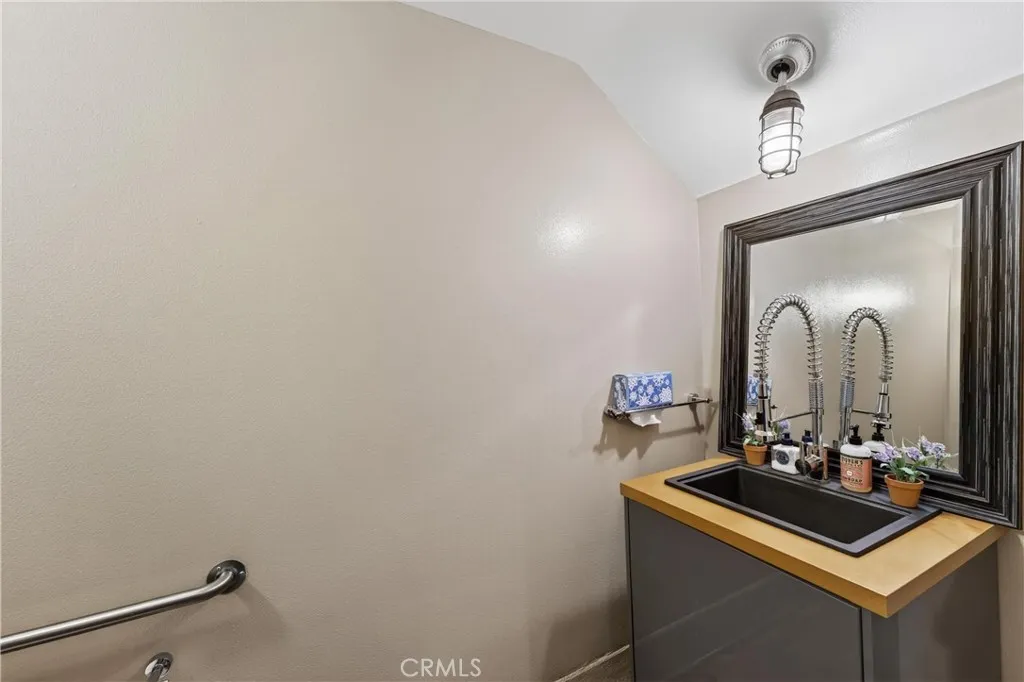 Additional image 58 of 906 E Civic Center Dr, Santa Ana, CA 92701