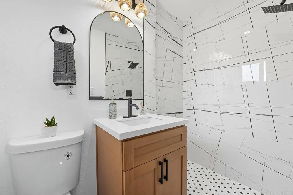 Additional image 17 of 730 W Chase Avenue, El Cajon, CA 92020