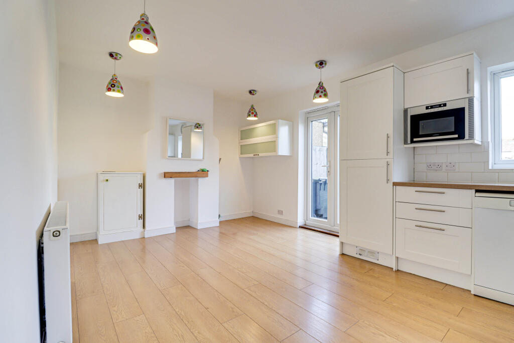 Additional image 15 of Kings Road, London Colney, AL2