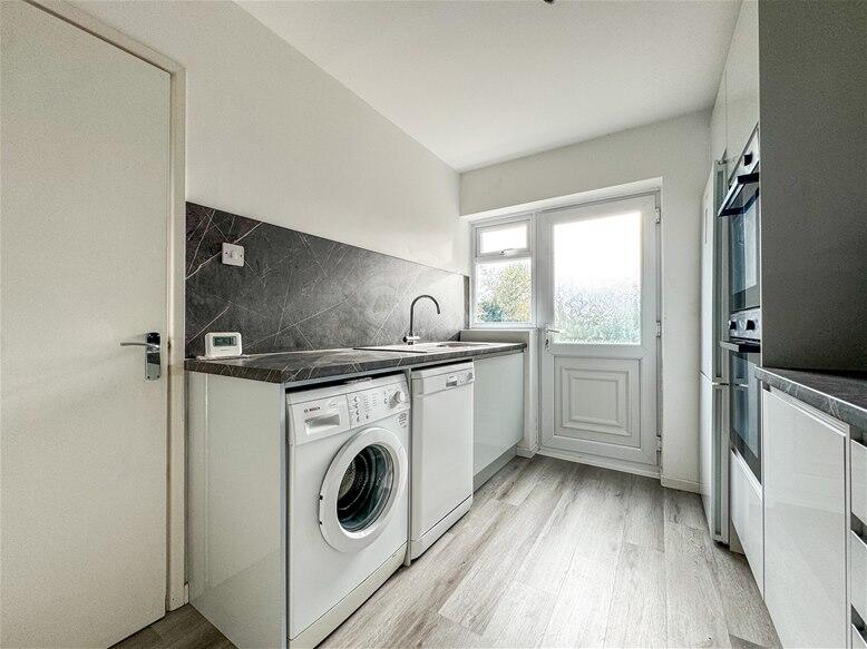 Additional image 8 of Shepherds Way, Harpenden, AL5