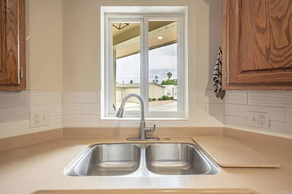 Additional image 15 of 632 Via Bogota, Vista, CA 92081