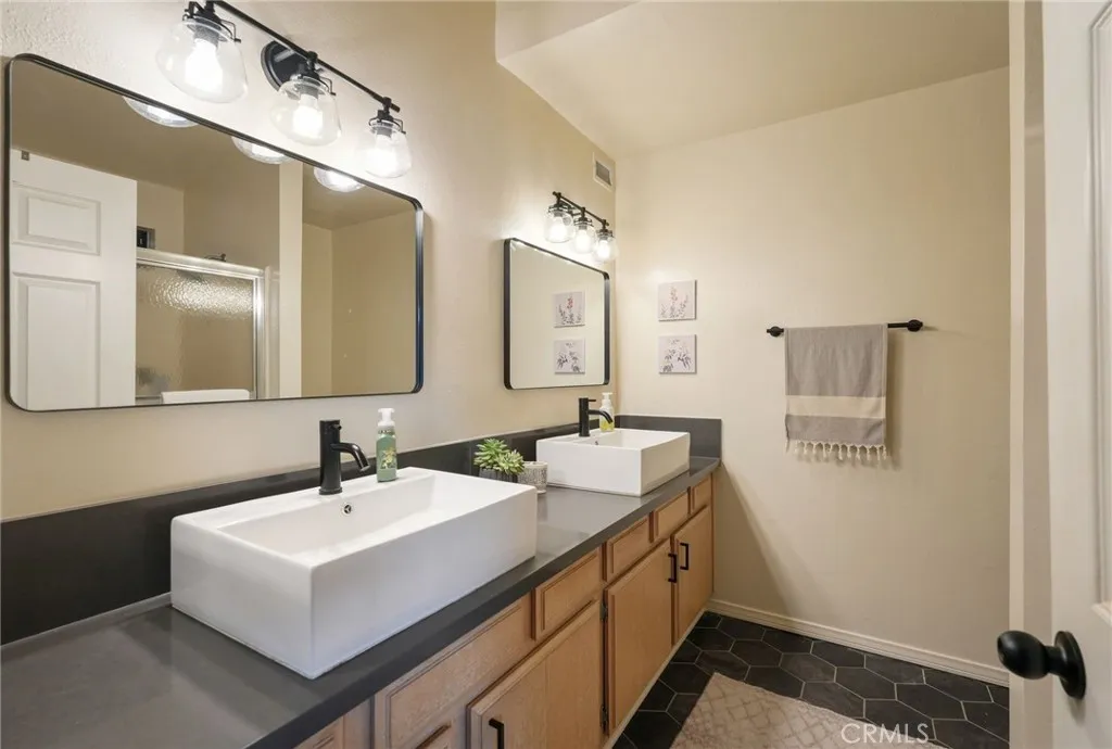 Additional image 52 of 6930 De Celis Unit 16, Lake Balboa, CA 91406