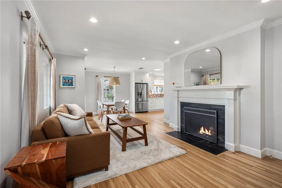 Additional image 33 of 16600 Gilmore Street, Lake Balboa, CA 91406