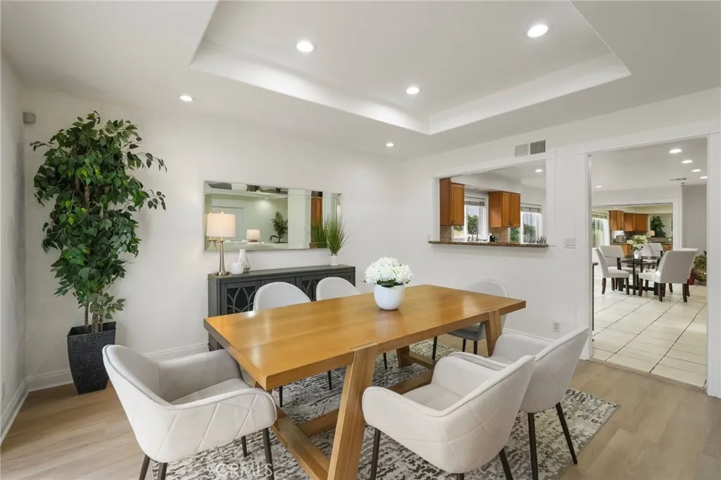 Additional image 88 of 18760 Wells, Tarzana, CA 91356