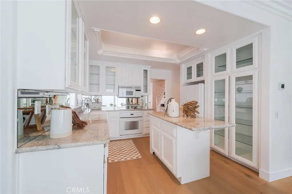 Additional image 14 of 118 8th St, Huntington Beach, CA 92648