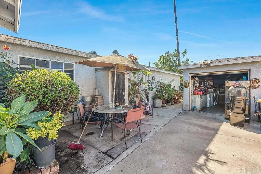 Additional image 63 of 927 S Eucalyptus Ave, Inglewood, CA 90301