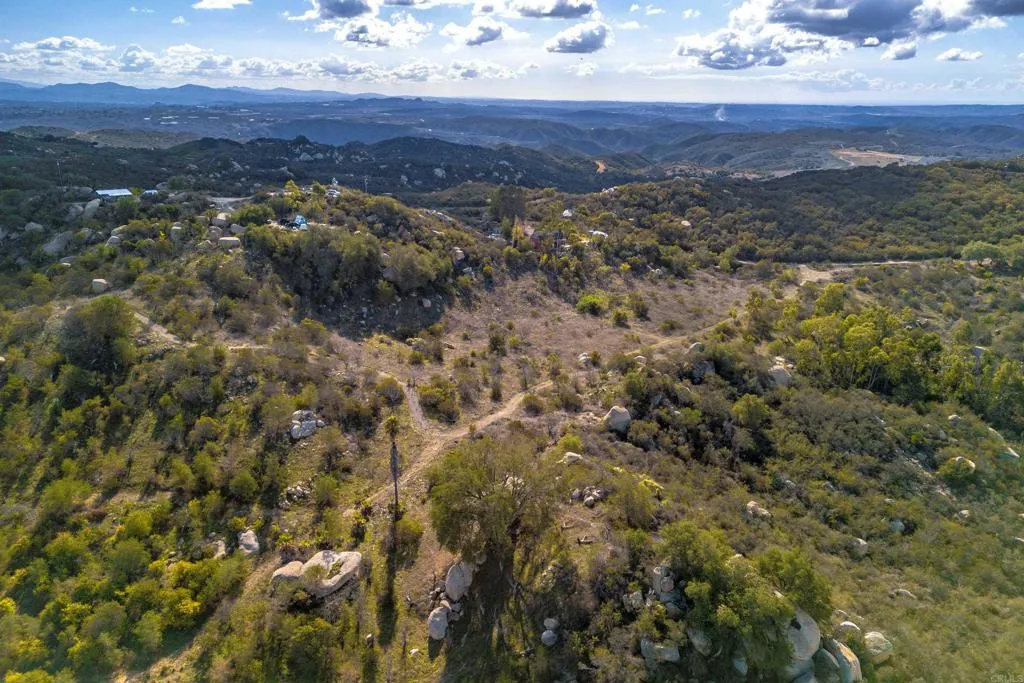 Additional image 101 of 2494 Lane Ln, Fallbrook, CA 92028