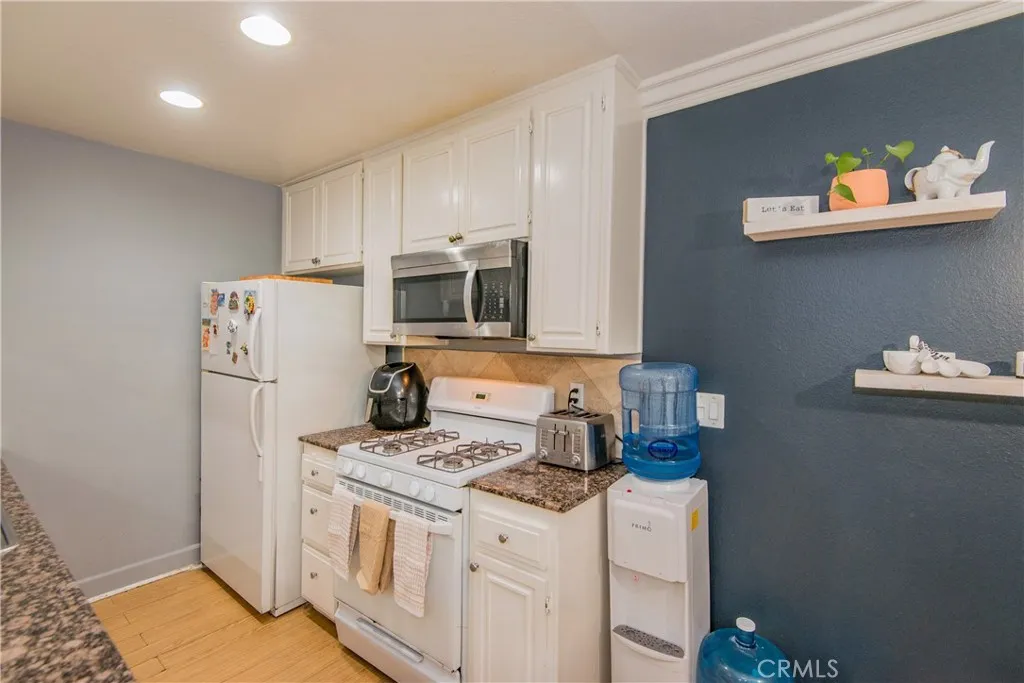 Additional image 26 of 7045 Woodley Avenue Unit 218, Van Nuys, CA 91406