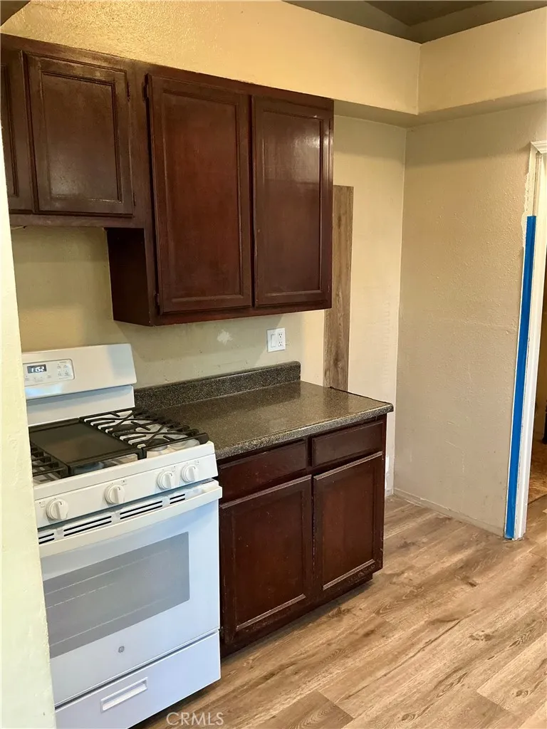 Additional image 21 of 1327 West 97th Street, Los Angeles, CA 90044