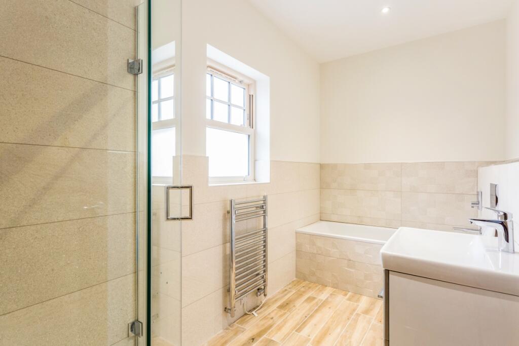 Additional image 6 of Walnut Close West Way AL5